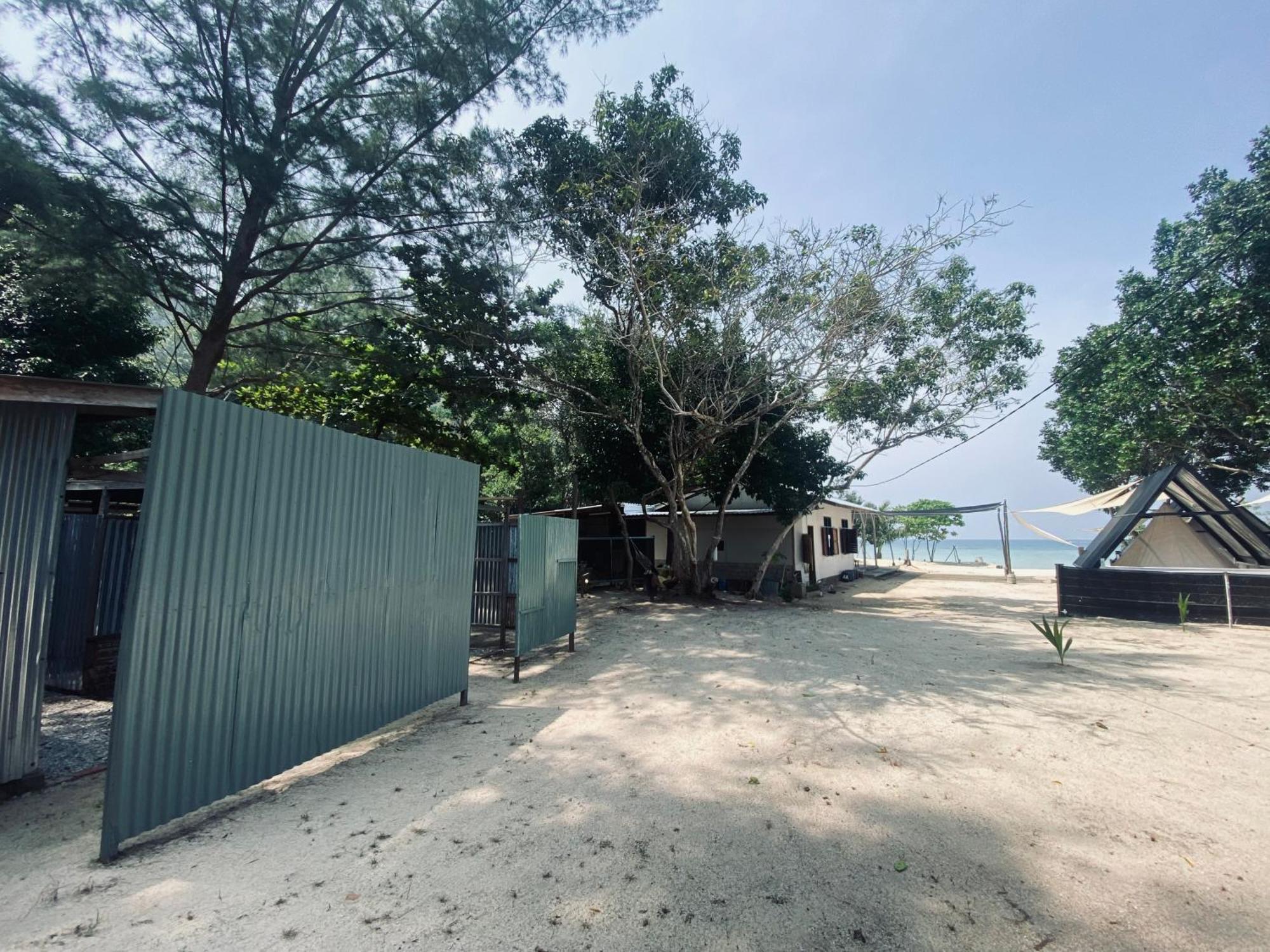 Готель Juita Glamping Perhentian Island Кампунґ-Куала-Бесут Екстер'єр фото