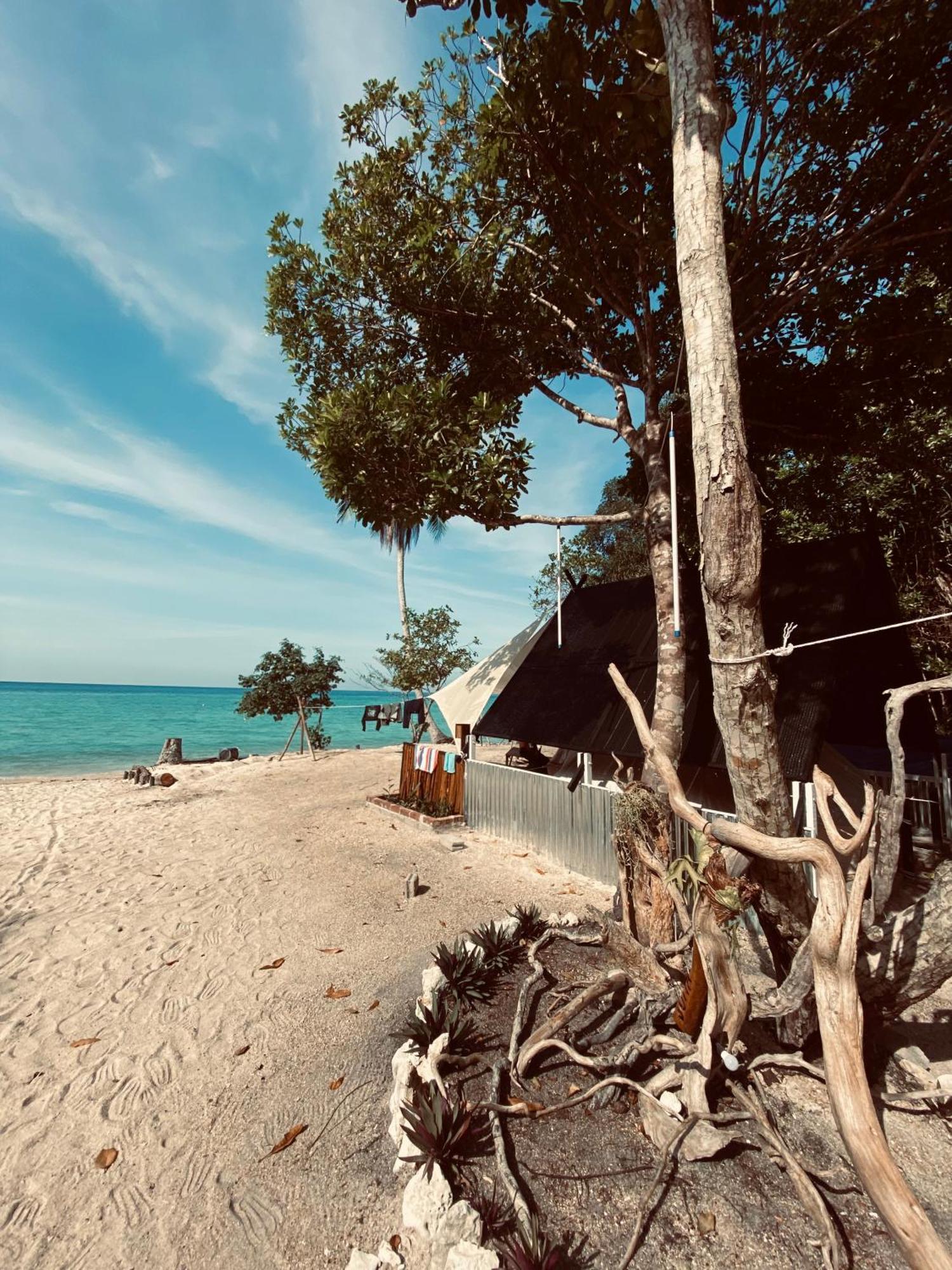 Готель Juita Glamping Perhentian Island Кампунґ-Куала-Бесут Екстер'єр фото